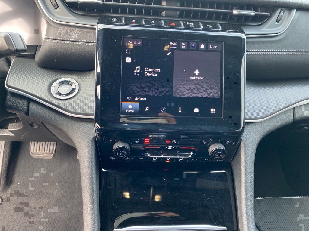 Used 2024 Jeep Grand Cherokee L Altitude image 10