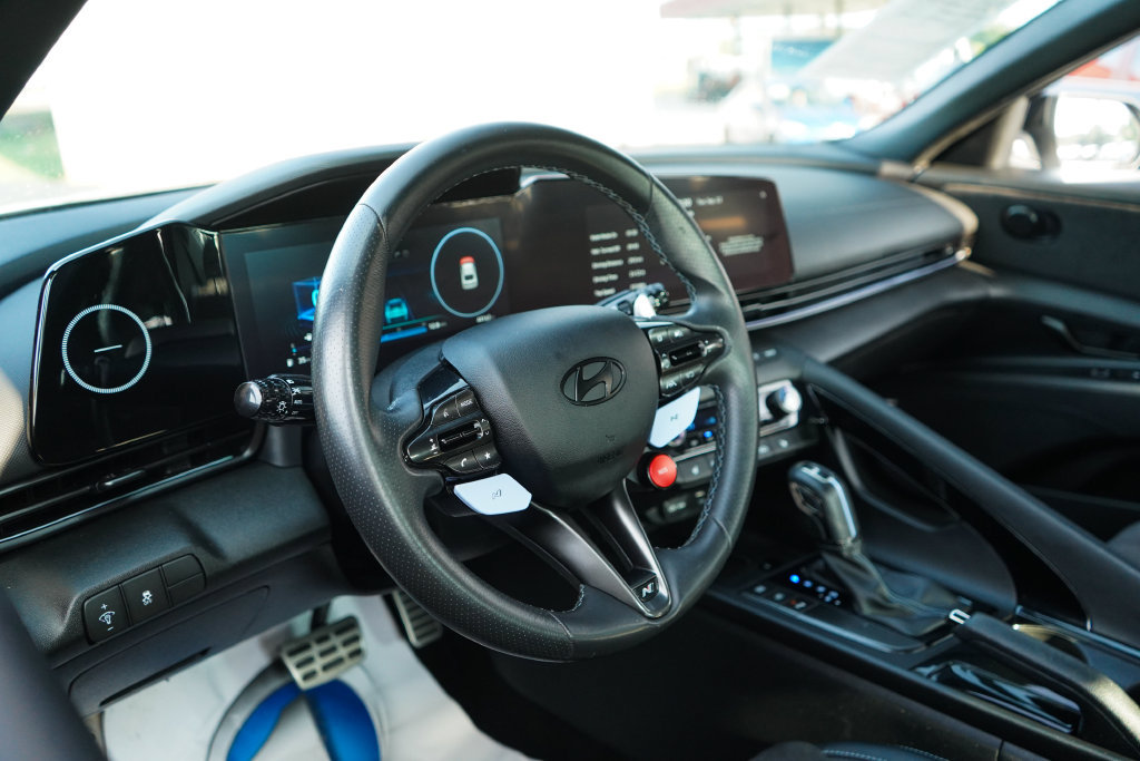 Used 2025 Hyundai Elantra N FWD image 5