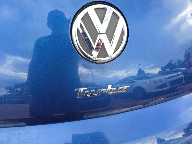 Used 2012 Volkswagen Beetle 2.0T FWD image 7