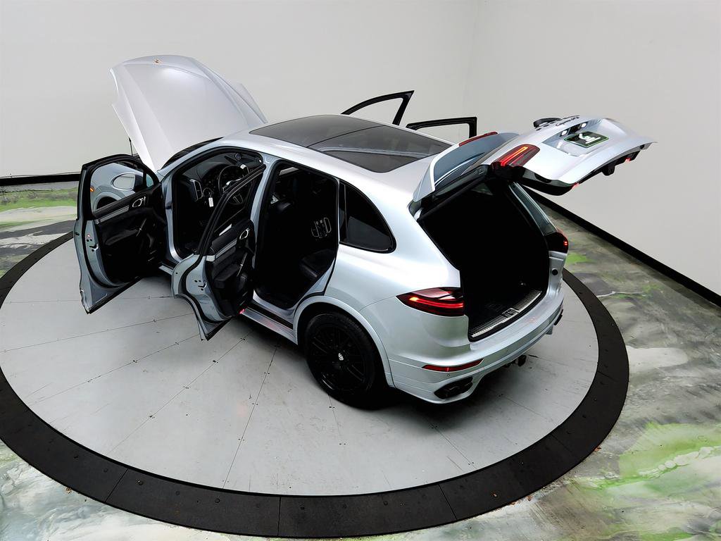 Used 2016 Porsche Cayenne GTS AWD/4WD image 37