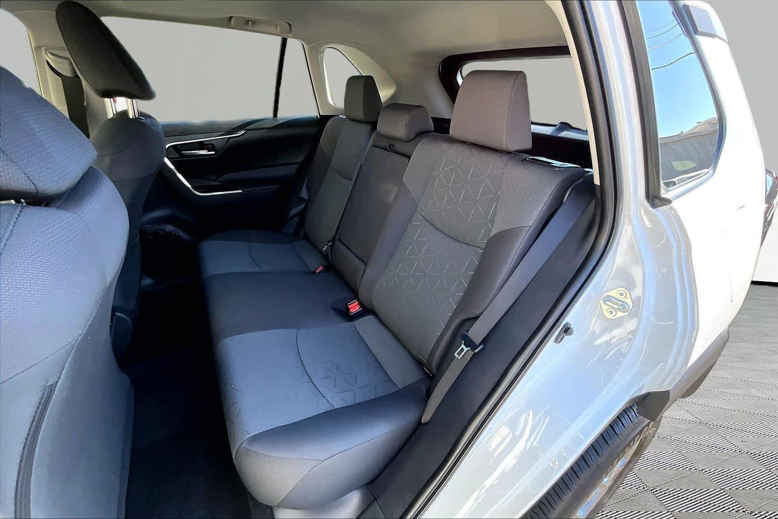 Used 2023 Toyota RAV4 XLE w/ Convenience Package FWD image 21