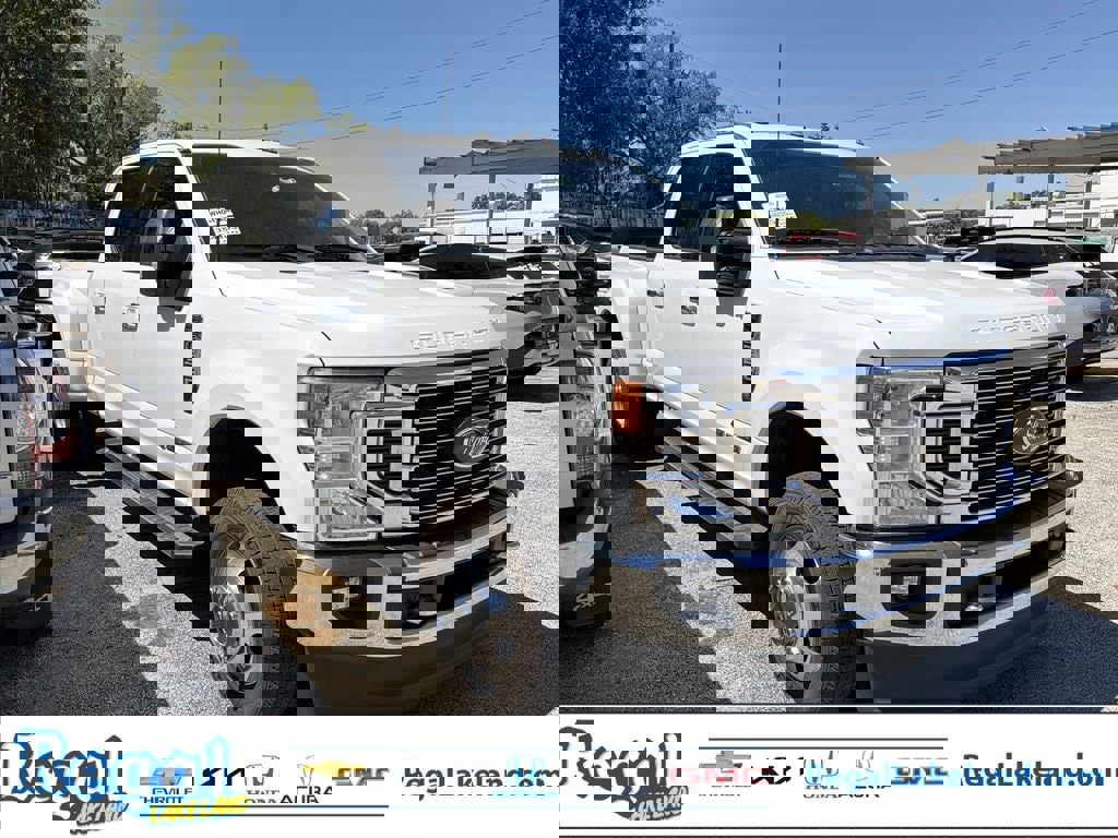 Used 2022 Ford F350 Lariat w/ Chrome Package image 1