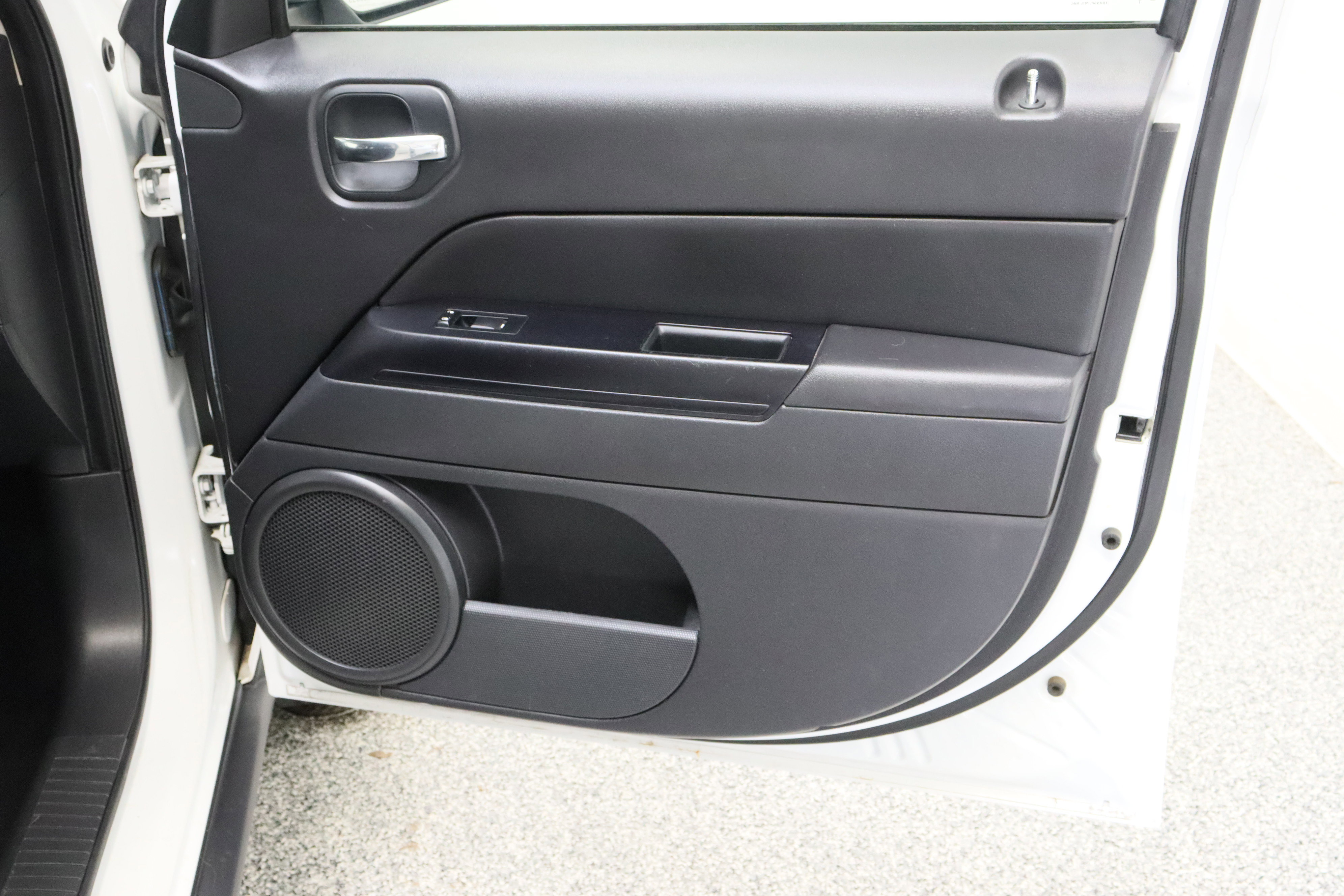 Used 2015 Jeep Patriot Sport w/ Power Value Group FWD image 30