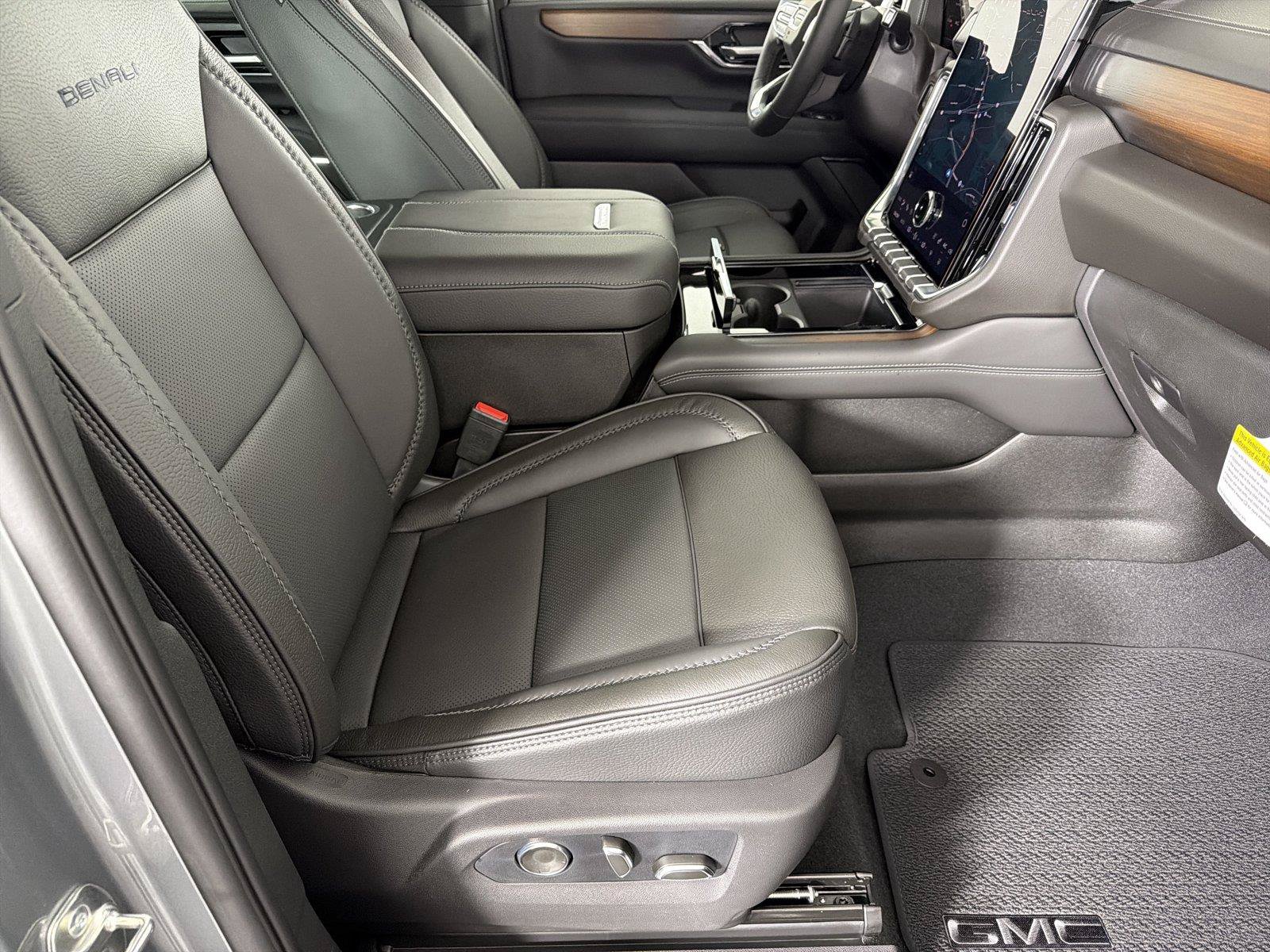 New 2026 GMC Yukon XL Denali w/ Sun & Power Step Package AWD/4WD image 12