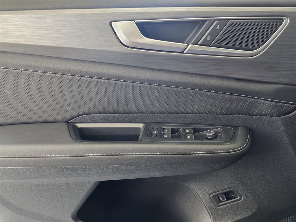 New 2026 Volkswagen Atlas Cross Sport SE image 16