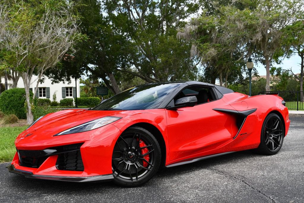 Used 2023 Chevrolet Corvette Z06 w/ Stealth Interior Trim Package RWD image 25