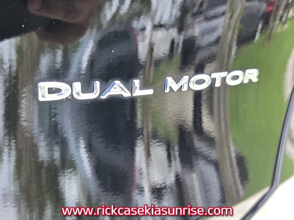 Used 2022 Tesla Model Y Long Range AWD/4WD image 16