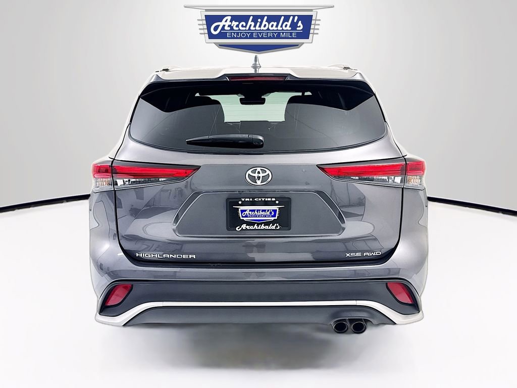 Used 2022 Toyota Highlander XSE AWD/4WD image 6