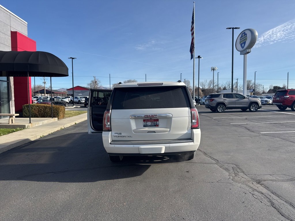 Used 2015 GMC Yukon XL Denali w/ Touring Package image 4