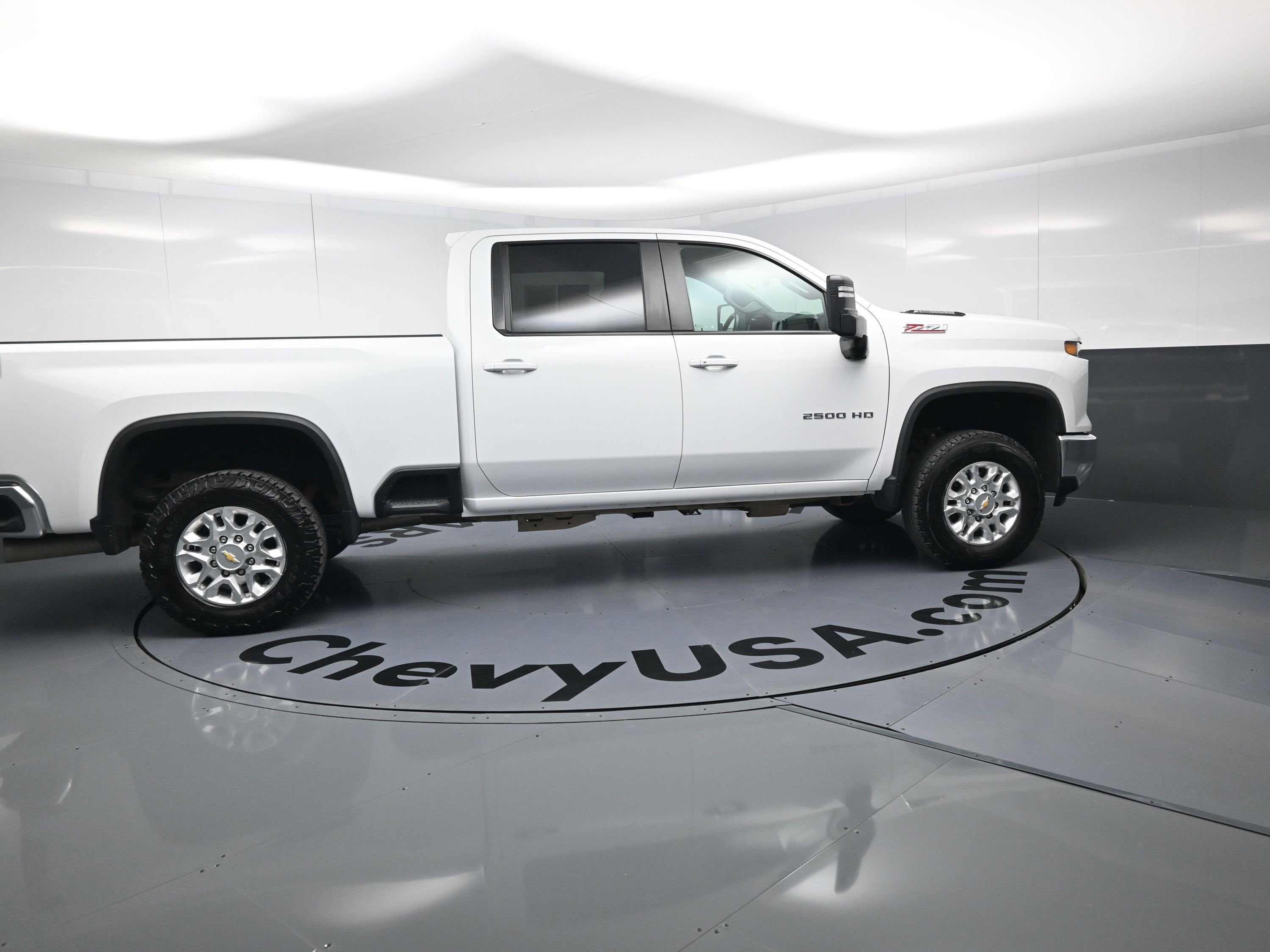 Used 2024 Chevrolet Silverado 2500 LT image 10