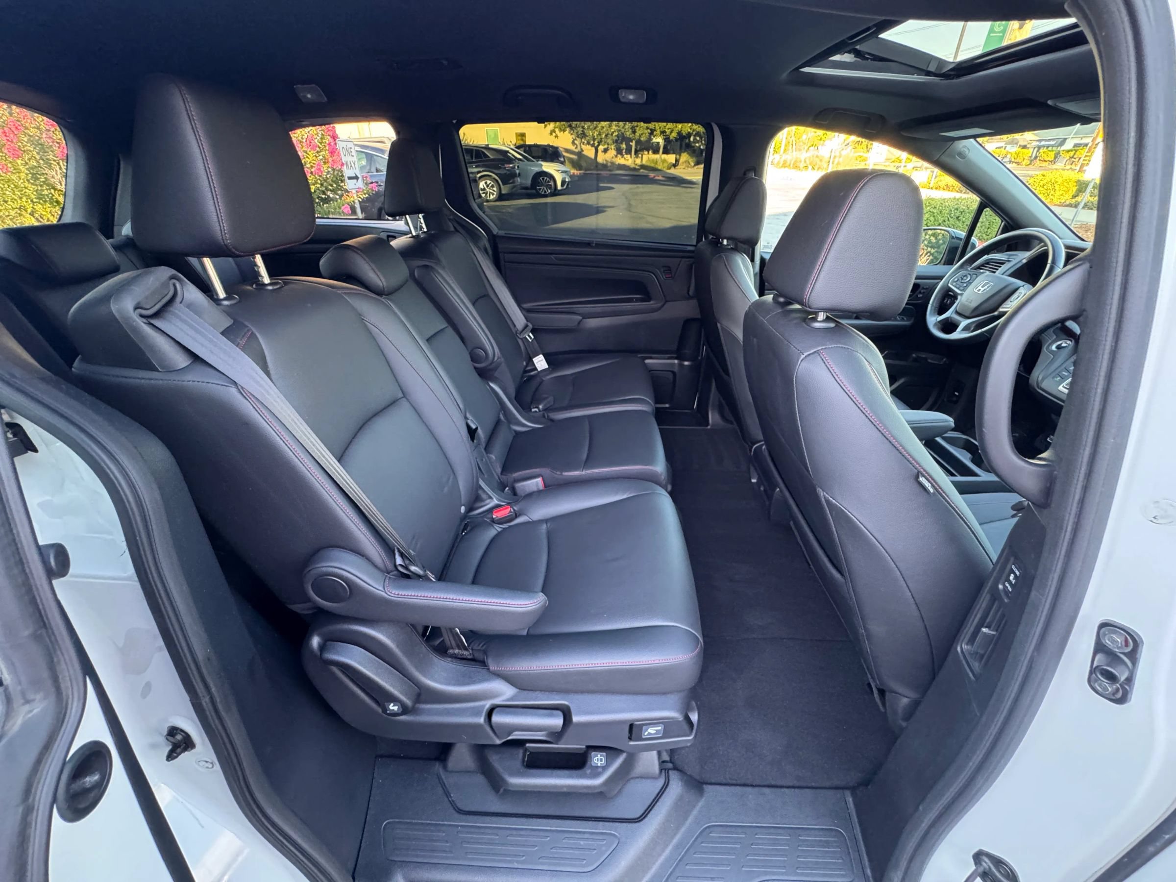 Used 2023 Honda Odyssey Sport image 15