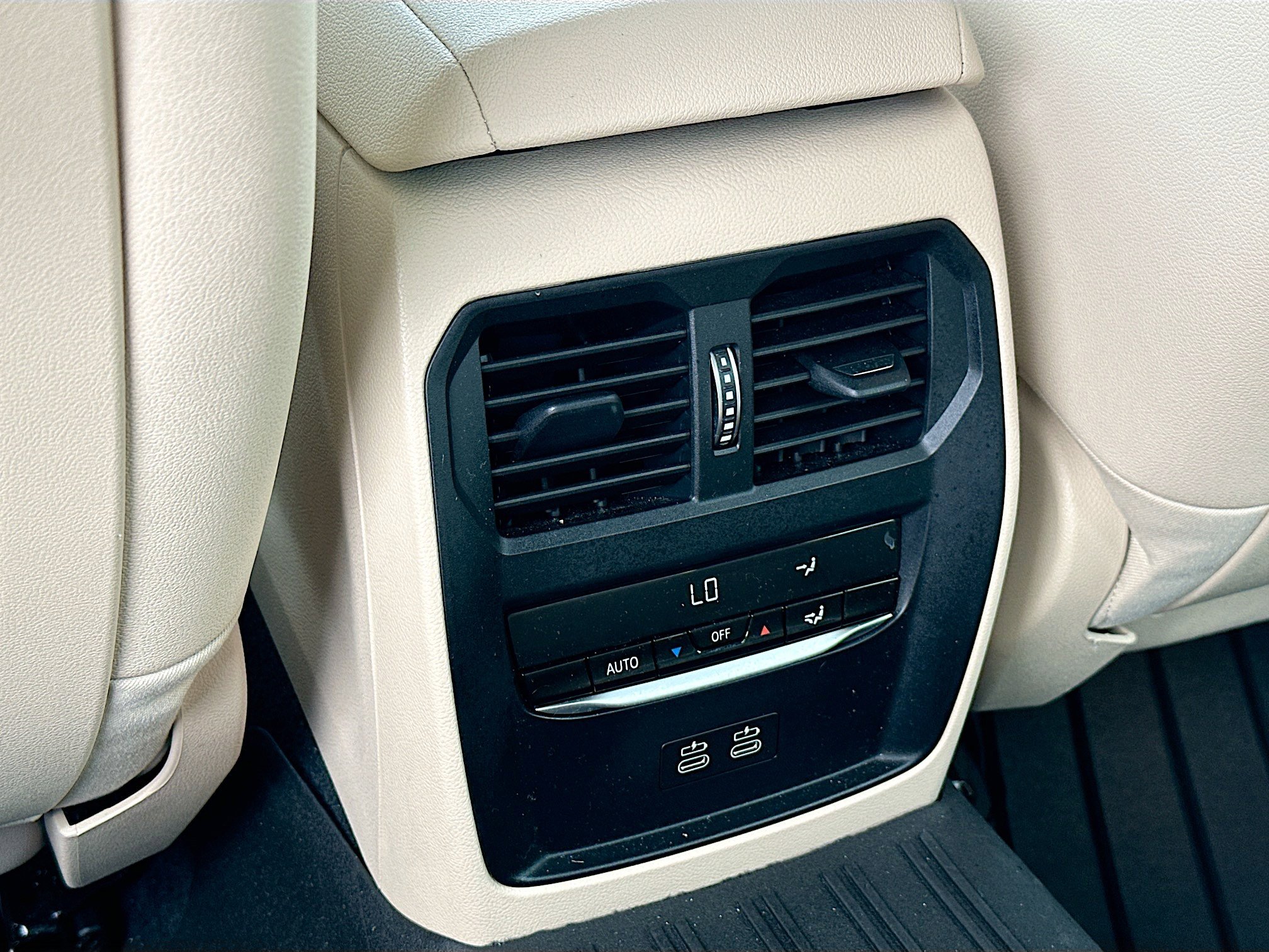 Used 2021 BMW 330i Sedan w/ Premium Package image 25