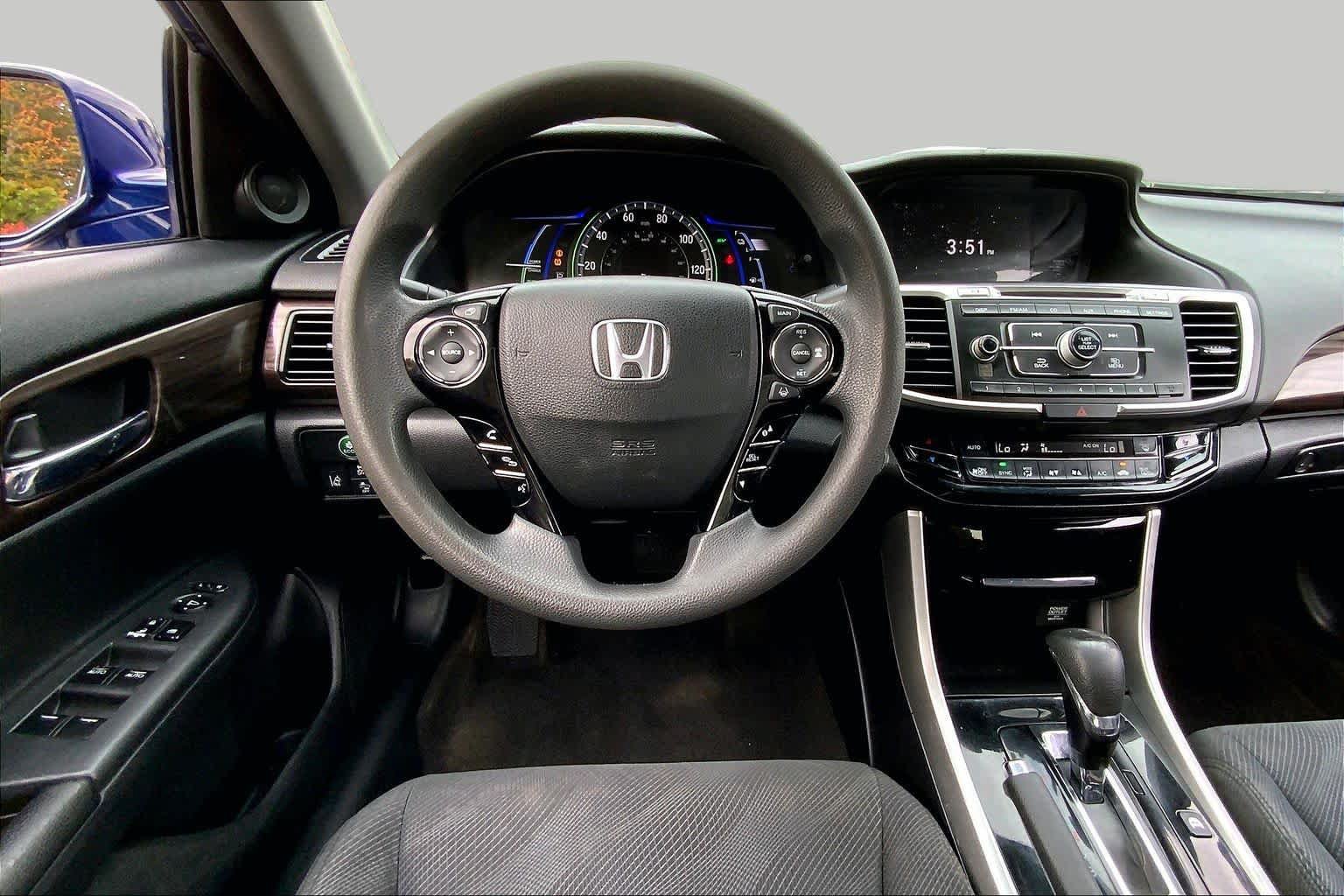 Used 2017 Honda Accord Hybrid Sedan image 6