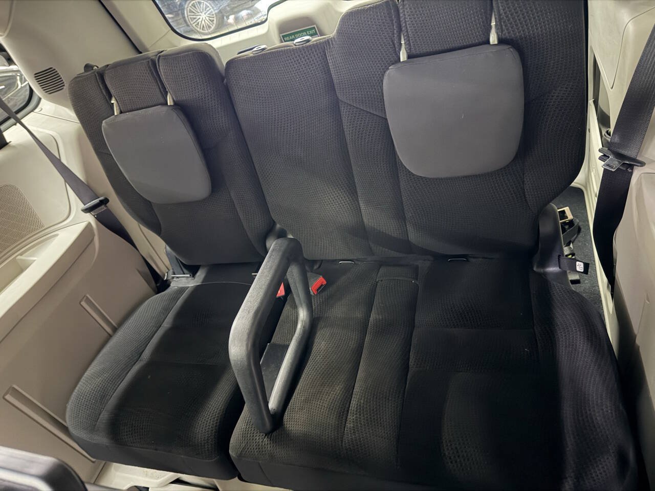 Used 2018 Dodge Grand Caravan SE FWD image 13