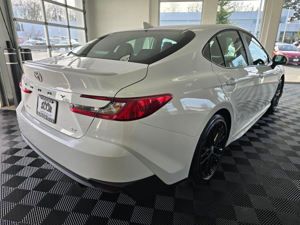Used 2025 Toyota Camry SE image 49