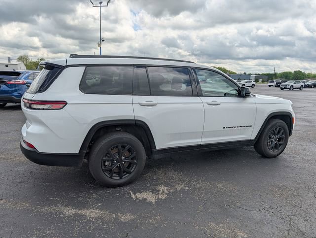 Used 2024 Jeep Grand Cherokee L Altitude AWD/4WD image 8