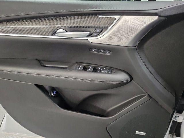 Certified 2023 Cadillac XT5 Sportv w/ Technology Package AWD/4WD image 16