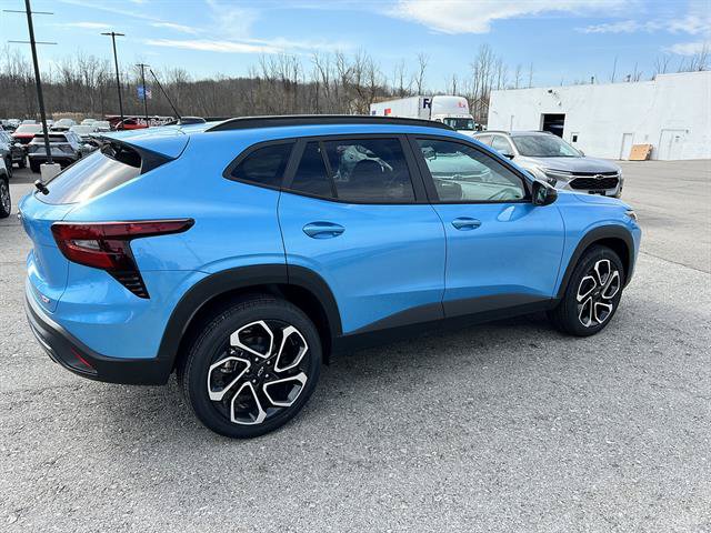 New 2026 Chevrolet Trax RS w/ Sunroof Package FWD image 6