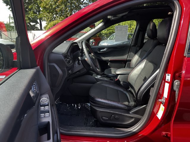 Certified 2023 Ford Escape ST-Line w/ Tech Pack #1 AWD/4WD image 19
