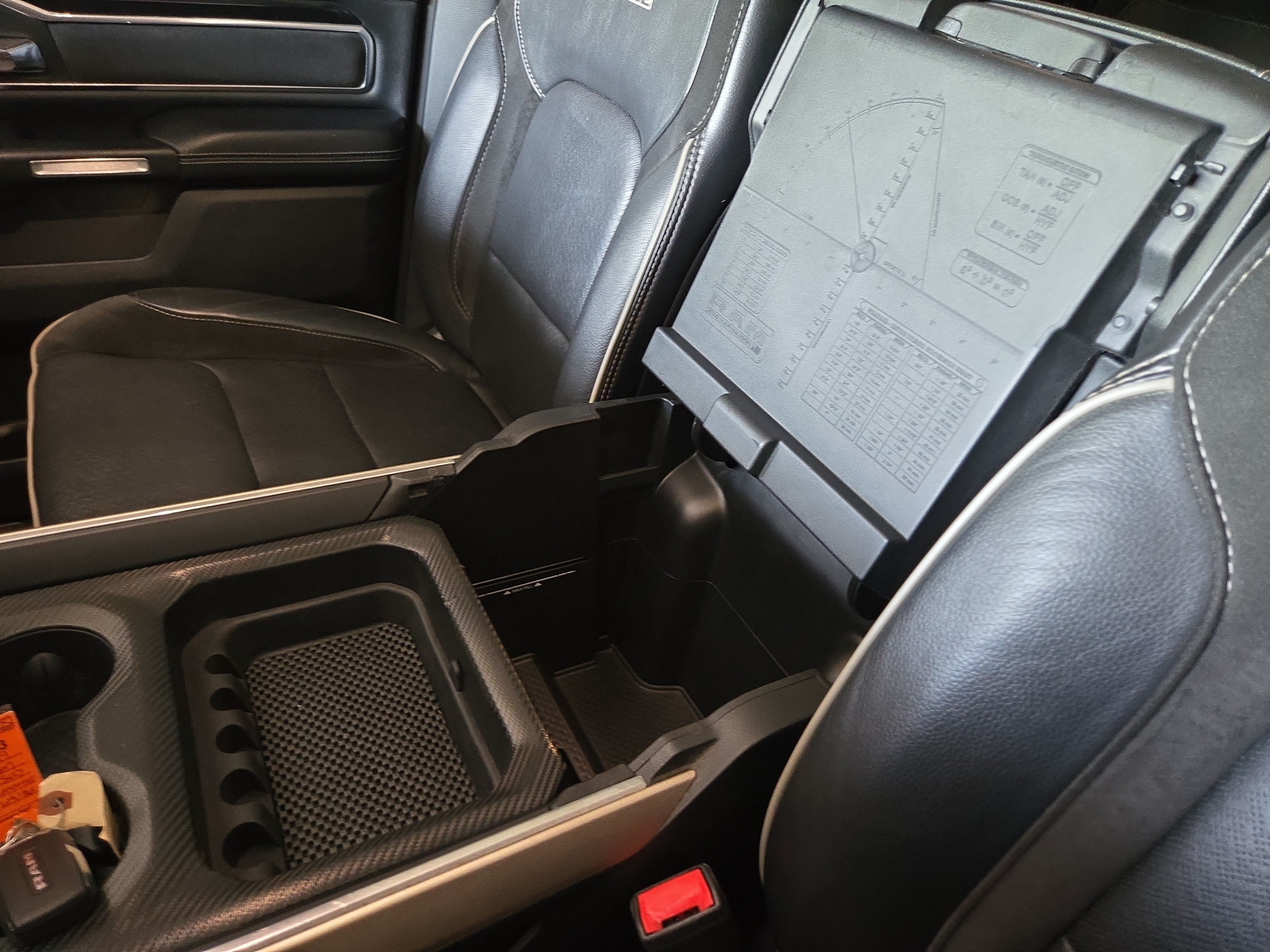 Used 2019 RAM 1500 Laramie AWD/4WD image 30
