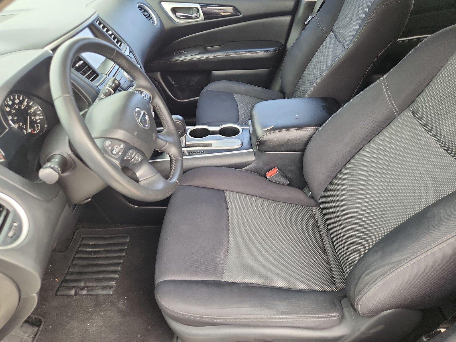 Used 2019 Nissan Pathfinder SV FWD image 18