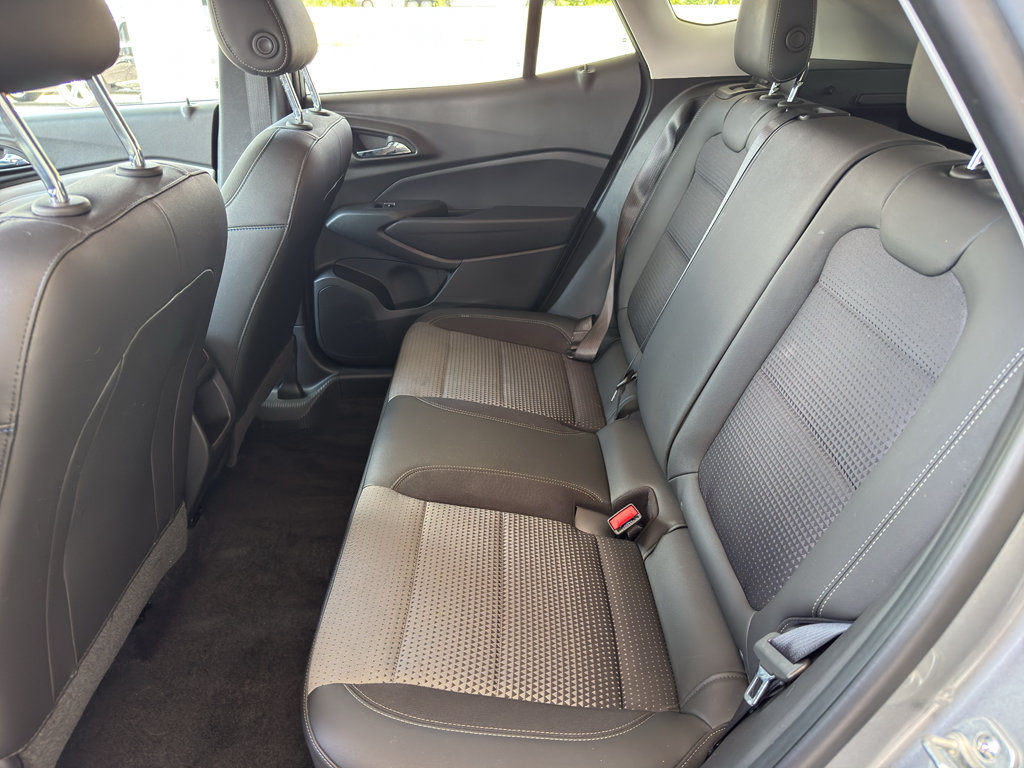Used 2025 Chevrolet Trax LT FWD image 15