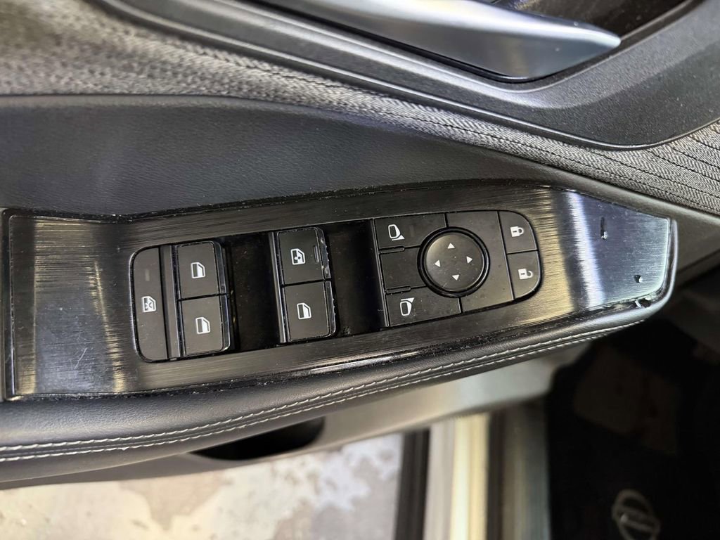 Used 2022 Nissan Rogue SV AWD/4WD image 8