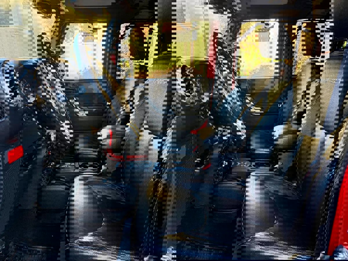 Used 2016 Jeep Wrangler Unlimited Rubicon image 11