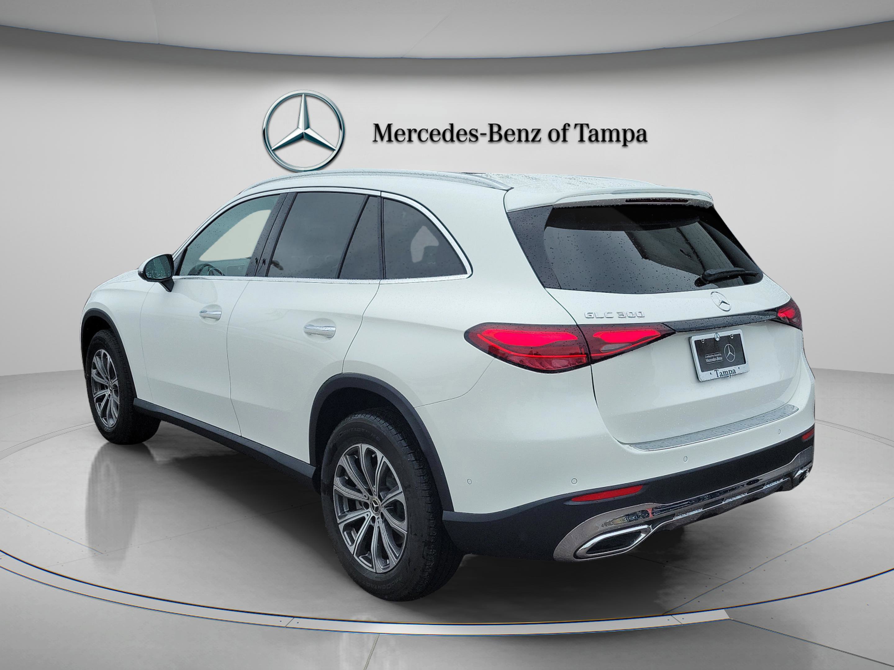 Certified 2026 Mercedes-Benz GLC 300 image 2