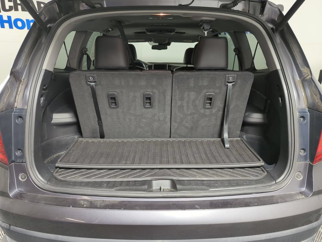 Certified 2017 Honda Pilot Touring image 19