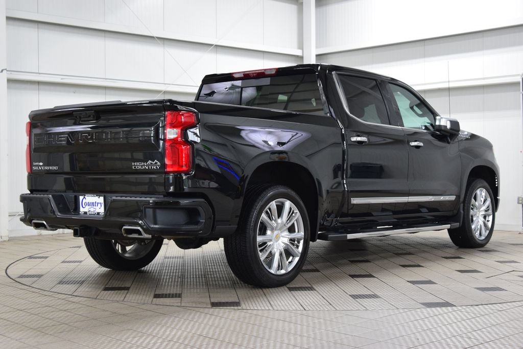 Used 2025 Chevrolet Silverado 1500 High Country w/ High Country Premium Package AWD/4WD image 8