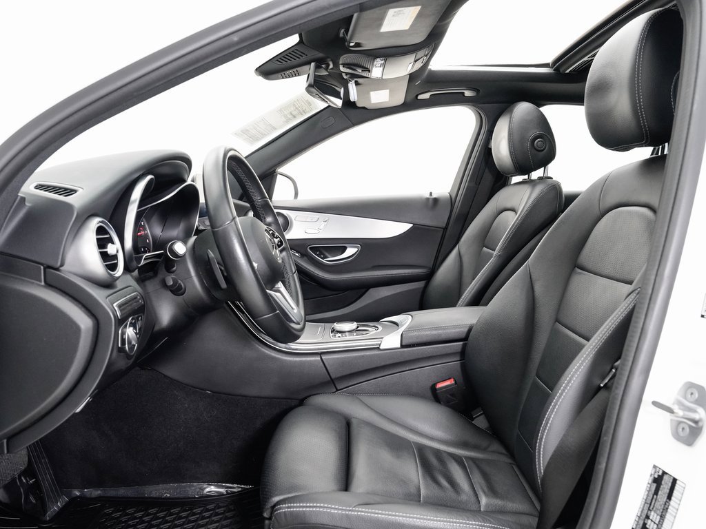 Used 2019 Mercedes-Benz C 300 Sedan image 6
