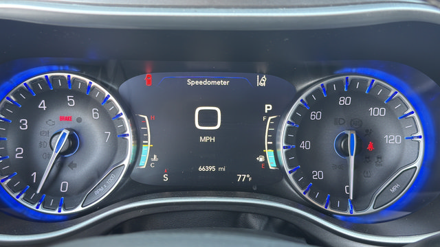 Used 2024 Chrysler Pacifica Touring-L FWD image 18