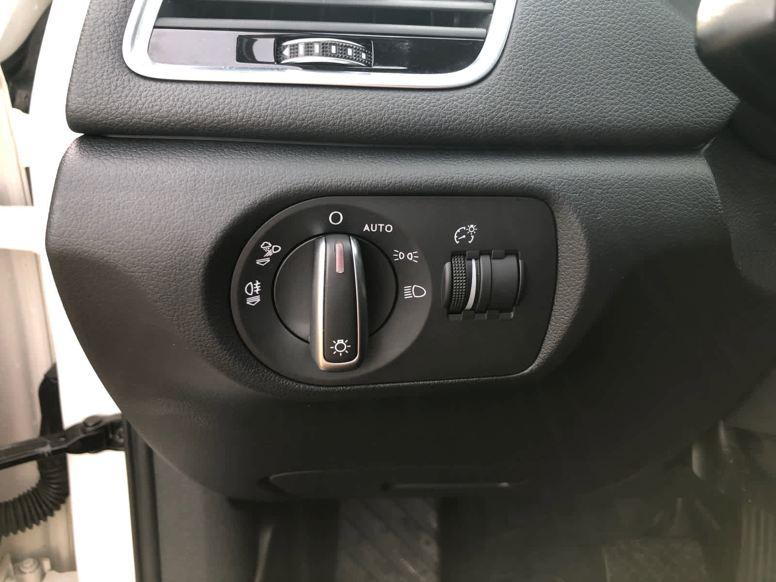 Used 2018 Audi Q3 2.0T Premium AWD/4WD image 11