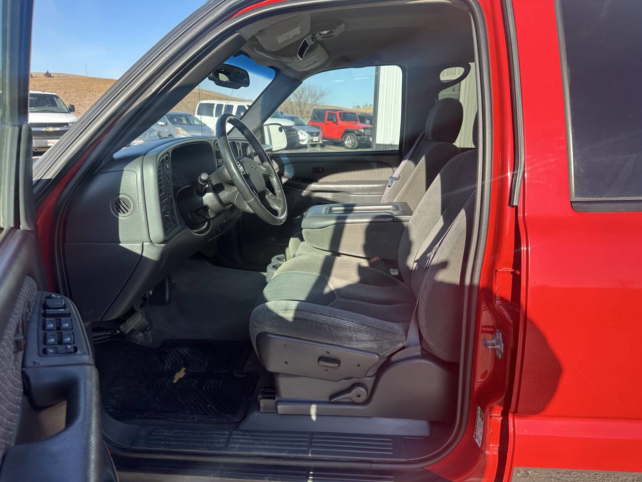 Used 2004 Chevrolet Avalanche Z71 w/ Preferred Equipment Group image 12