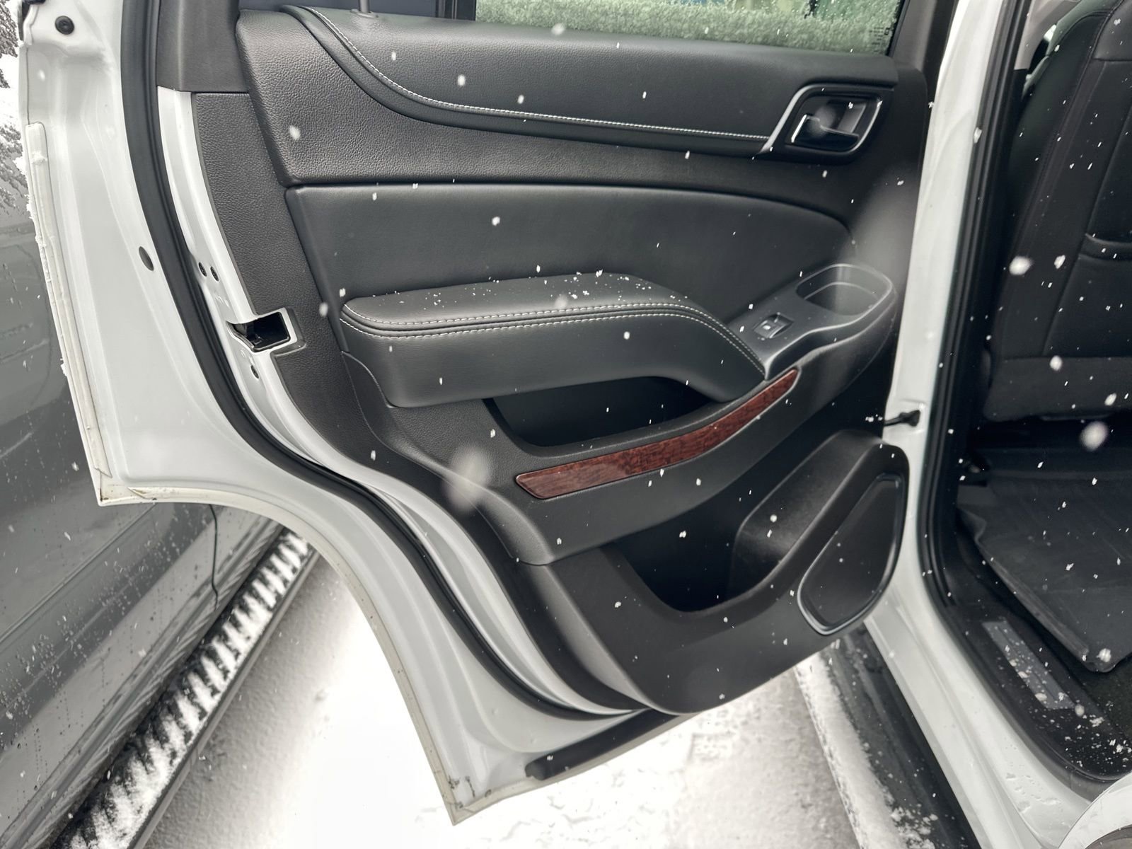 Used 2017 GMC Yukon SLT w/ Open Road Package image 23