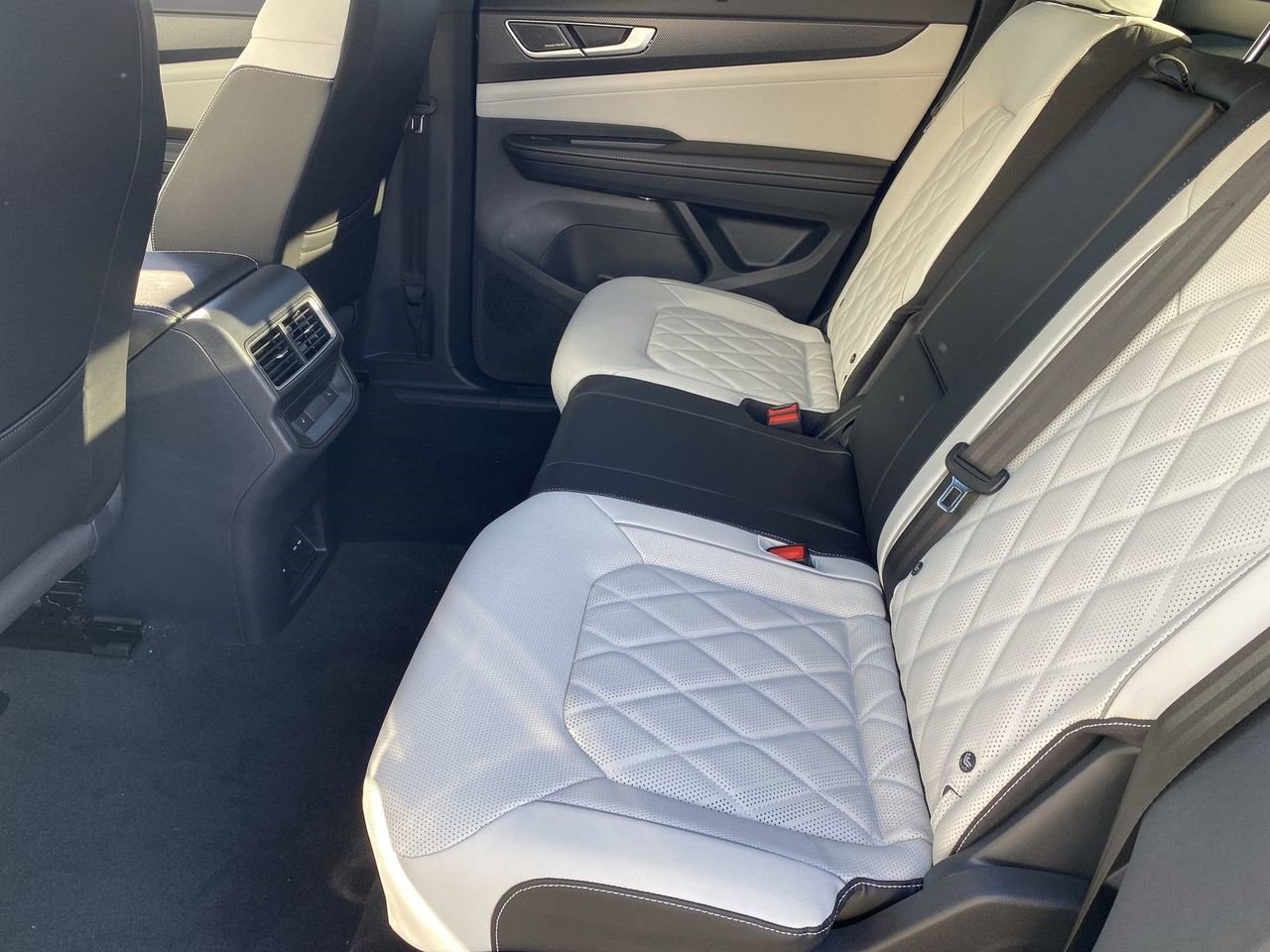 New 2026 Volkswagen Atlas Cross Sport SEL Premium R-Line image 13