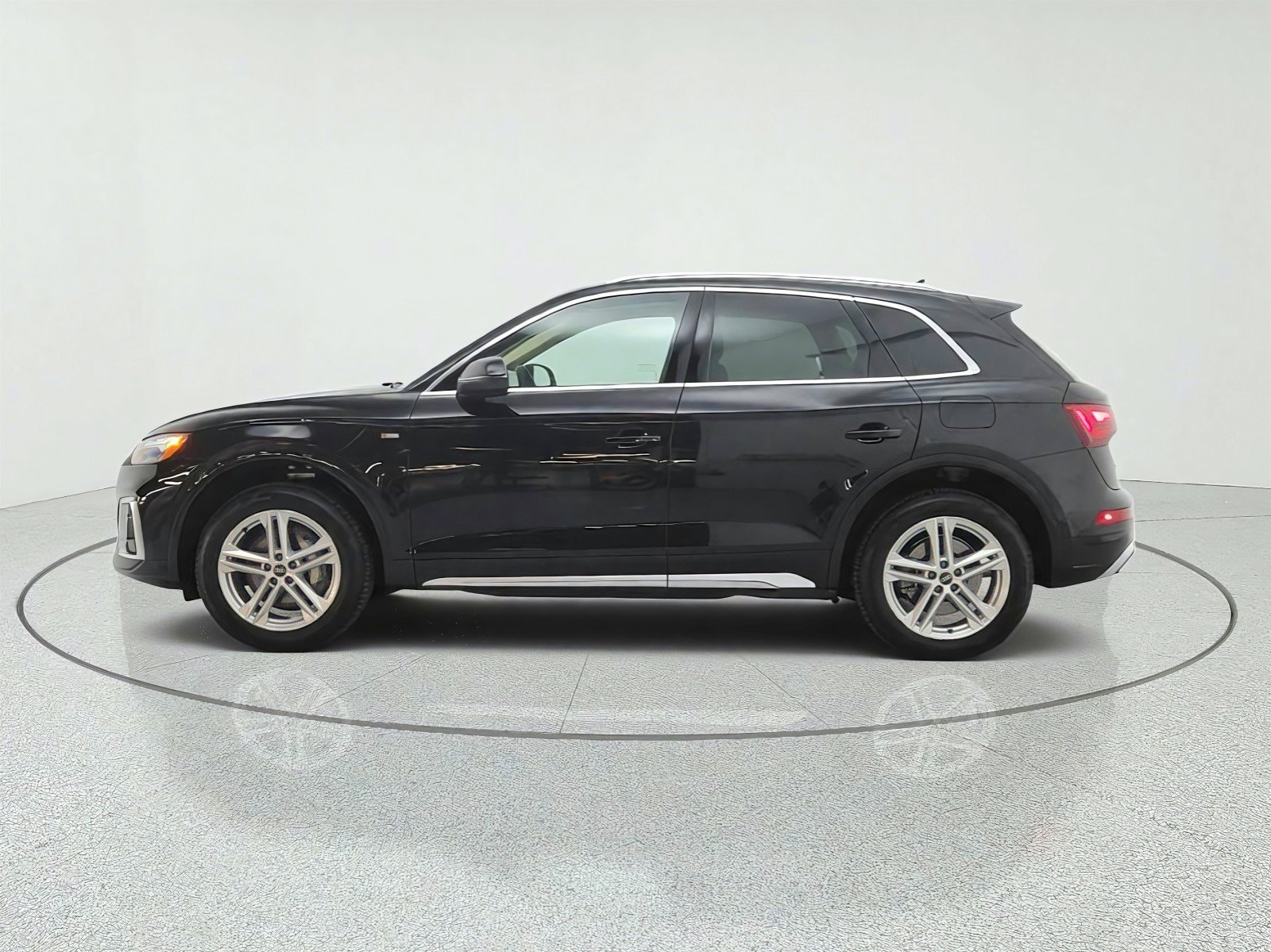 Used 2023 Audi Q5 e Premium Plus w/ Premium Plus Package AWD/4WD image 8