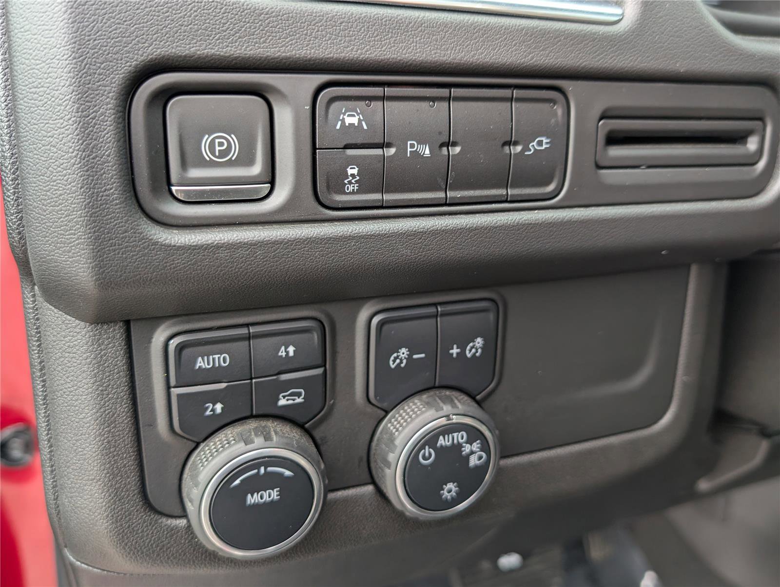 Used 2022 Chevrolet Tahoe LT image 23