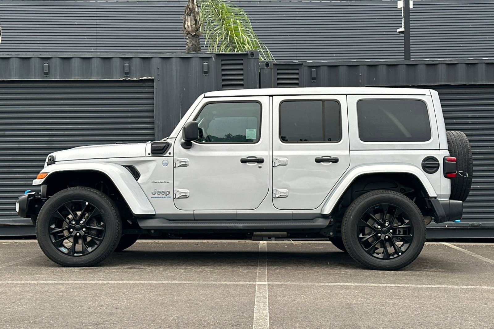 Used 2023 Jeep Wrangler Sahara image 2