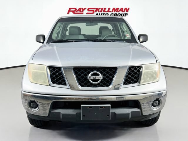 Used 2008 Nissan Frontier SE w/ SE Value Truck Pkg AWD/4WD image 2