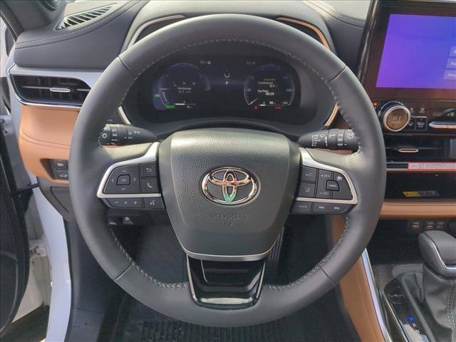 New 2026 Toyota Highlander Platinum image 13