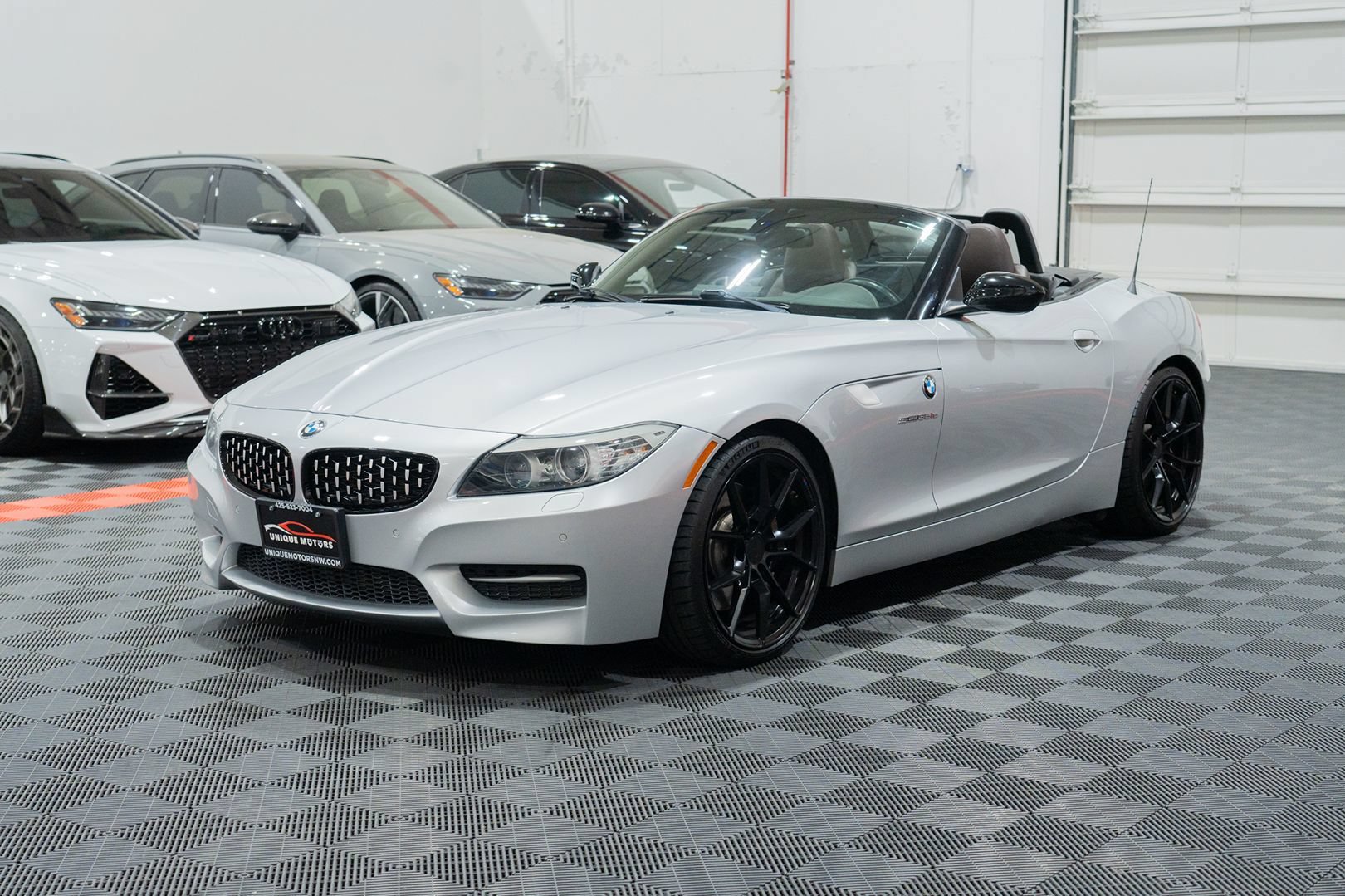 Used 2013 BMW Z4 sDrive35is RWD image 3