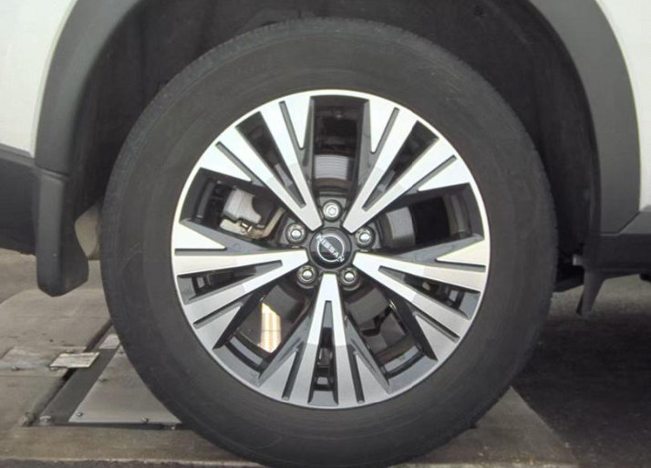 Used 2023 Nissan Rogue SV FWD image 16