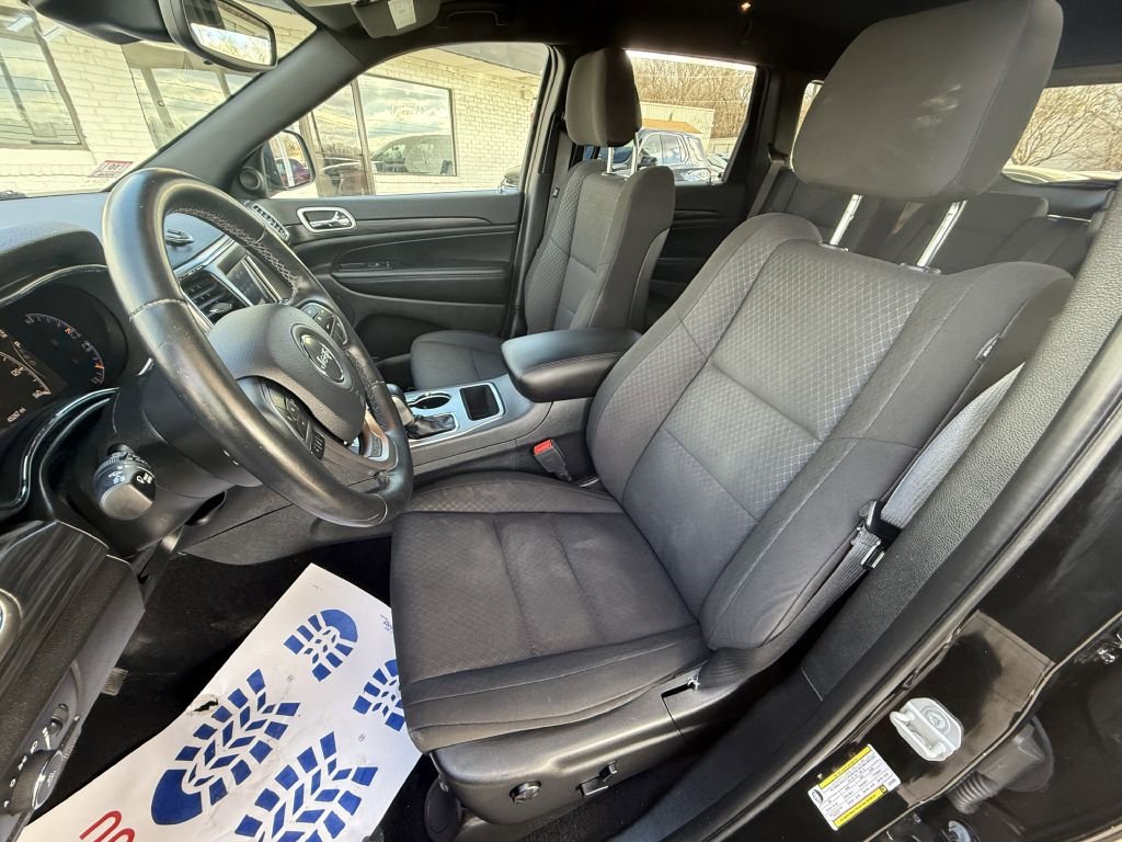 Used 2020 Jeep Grand Cherokee Laredo image 12