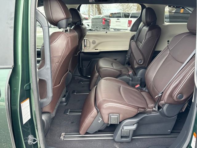 Used 2023 Toyota Sienna Platinum image 23