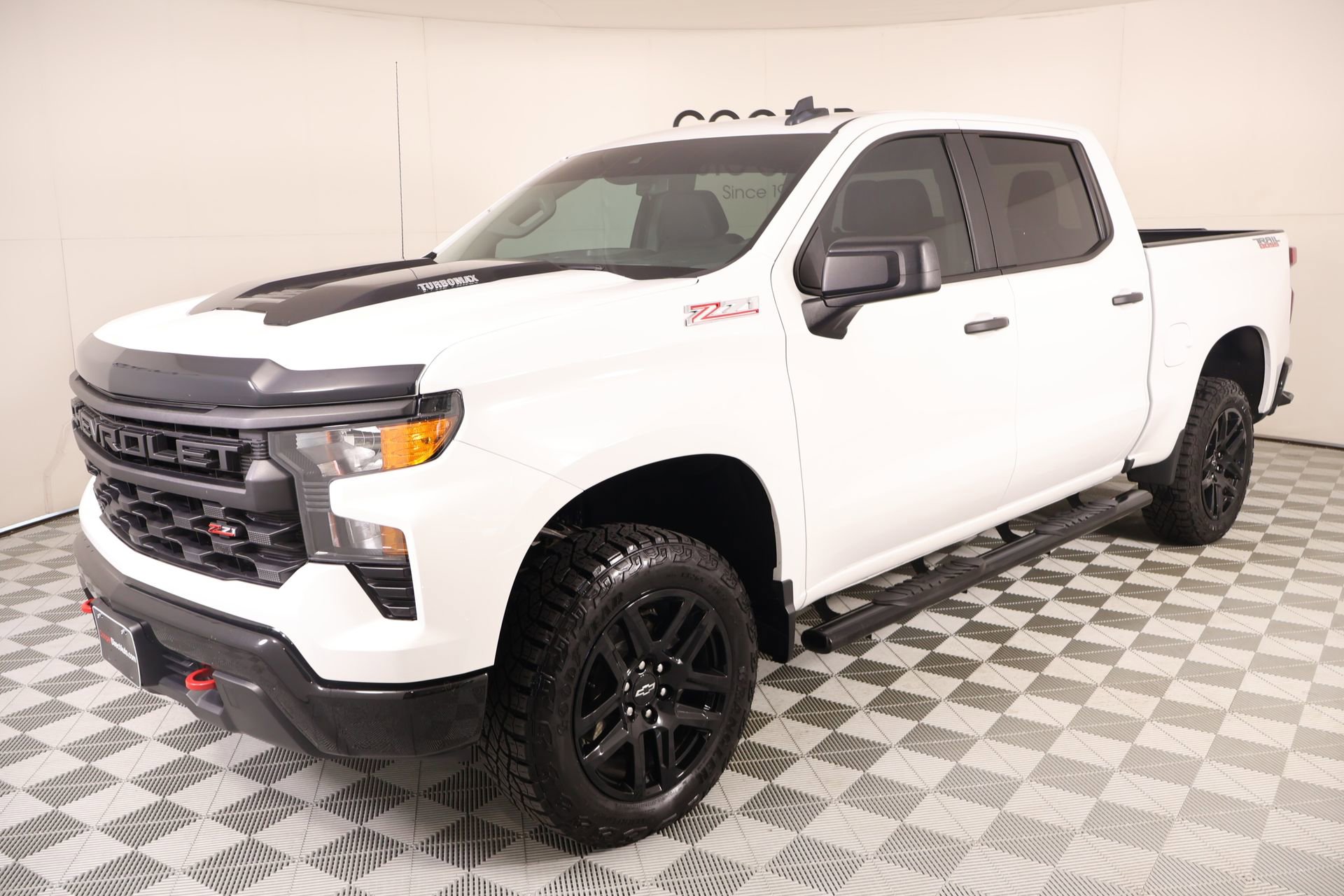 Used 2025 Chevrolet Silverado 1500 Custom Trail Boss AWD/4WD image 9
