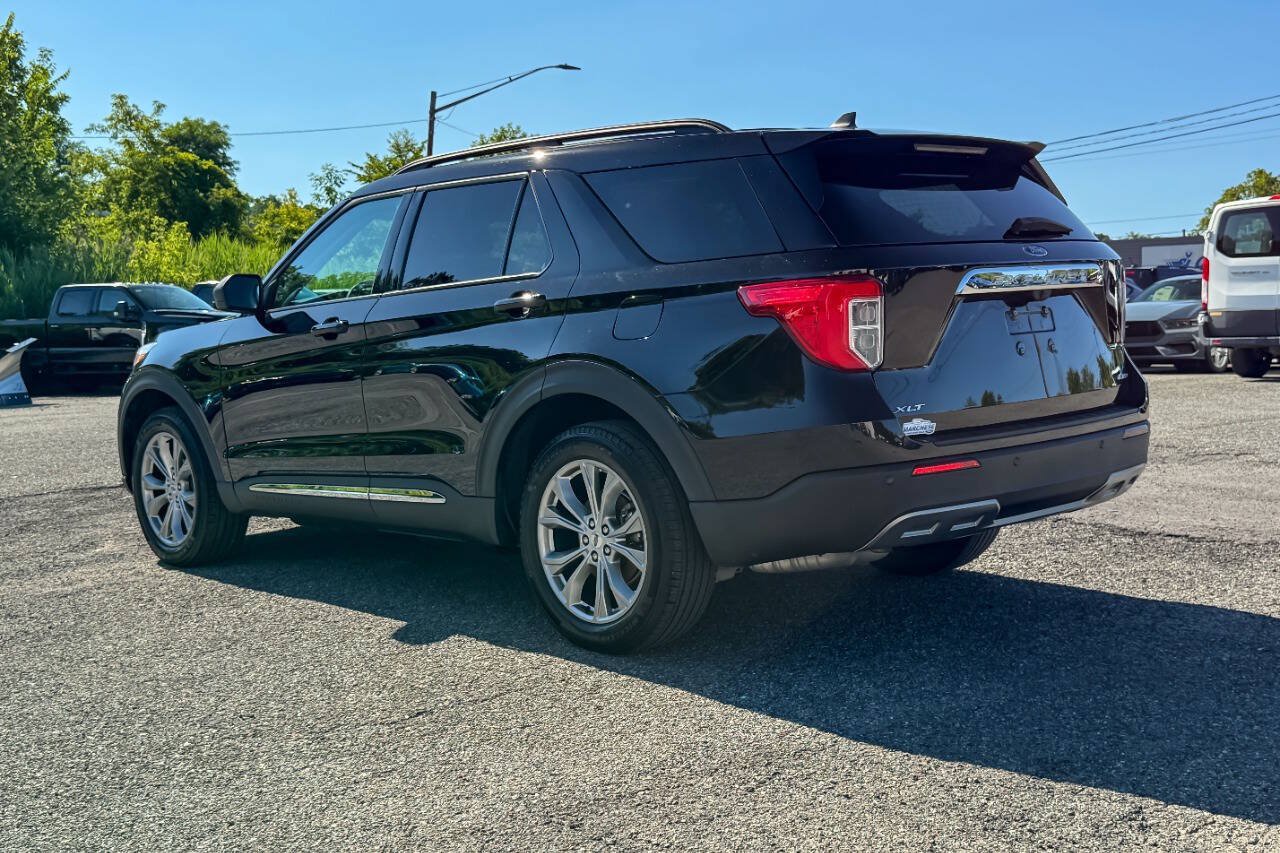 Used 2023 Ford Explorer XLT w/ Equipment Group 202A AWD/4WD image 5