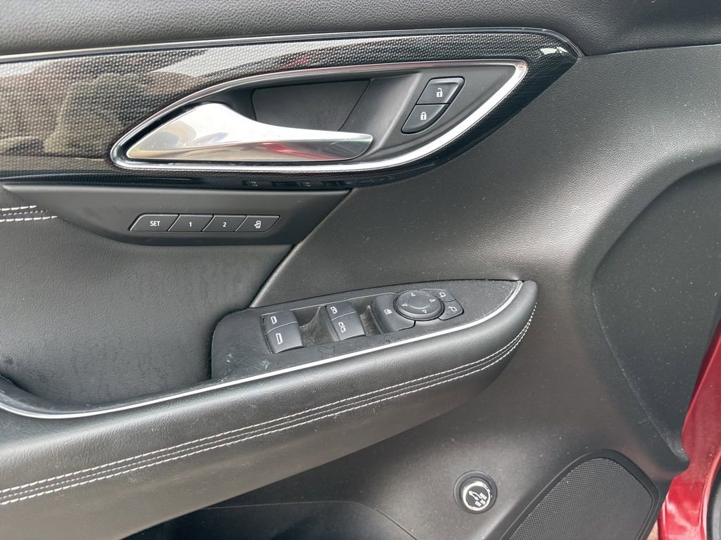 Used 2021 Buick Envision Essence w/ Sport Touring Package image 25