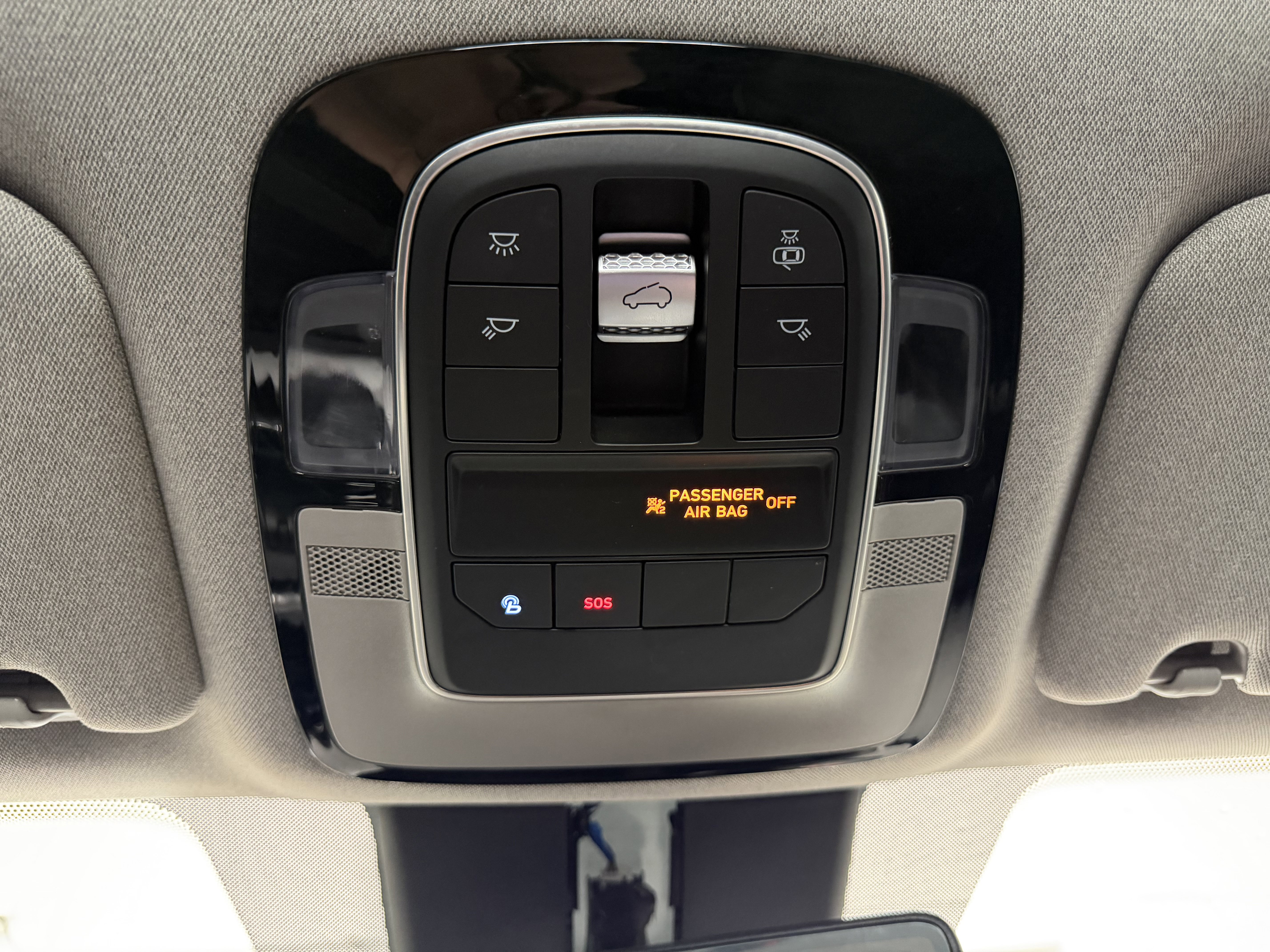 Used 2022 Hyundai Santa Fe Limited FWD image 18